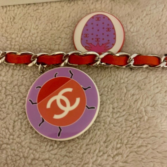 Vintage Authentic Chanel red leather chain belt / necklace rare CC logos! - Picture 4 of 16